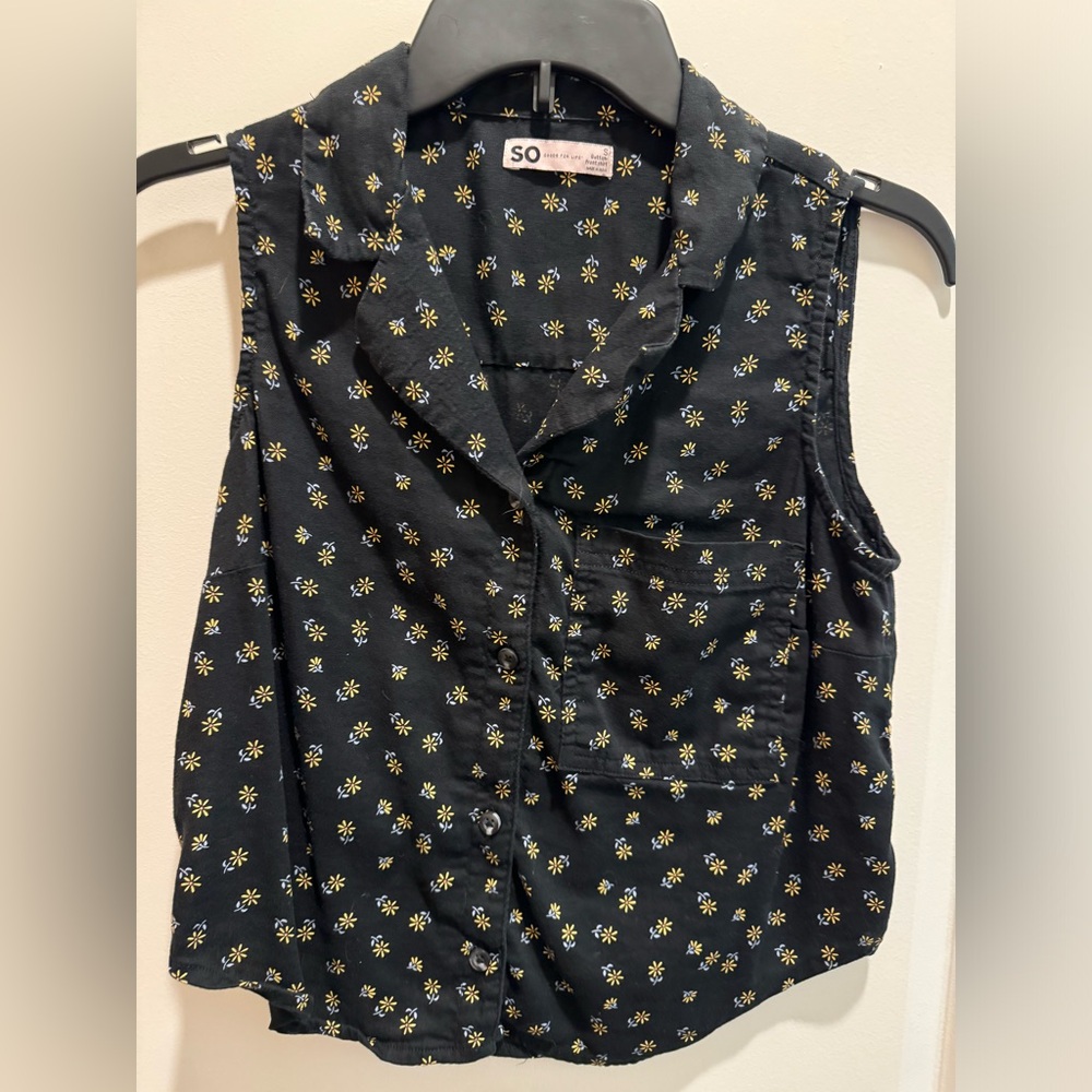 Black button up top with yellow flowers